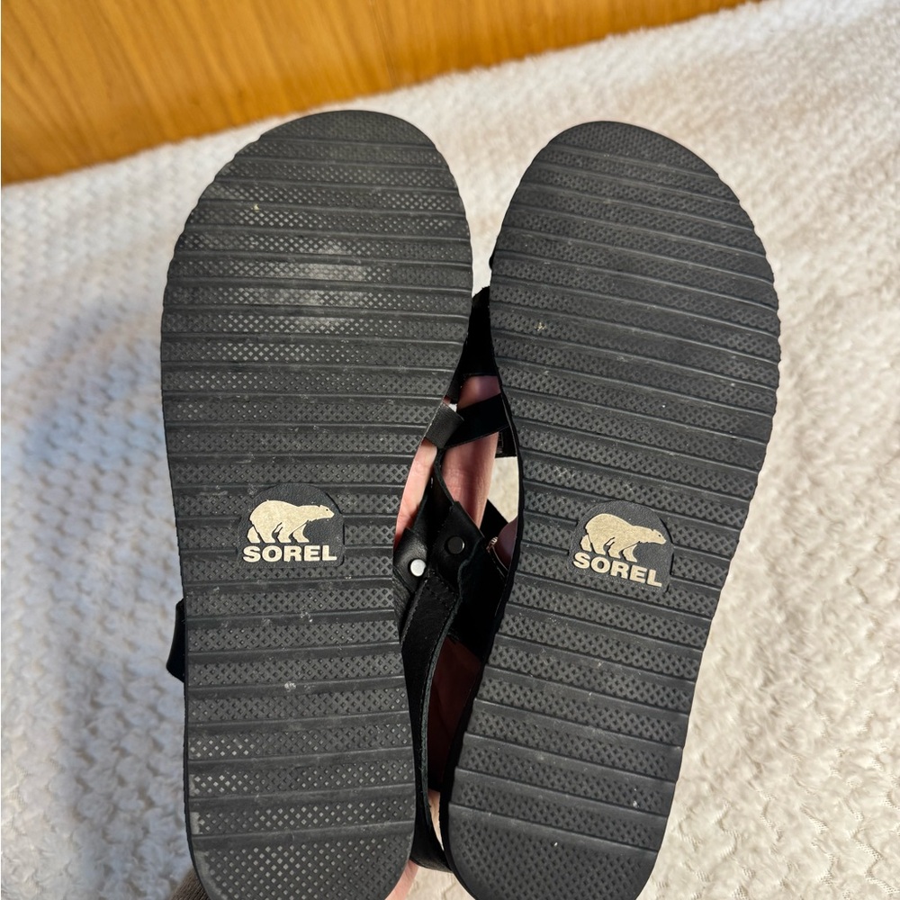 Sorel Ella Criss Cross Sandals - Picture 7 of 7